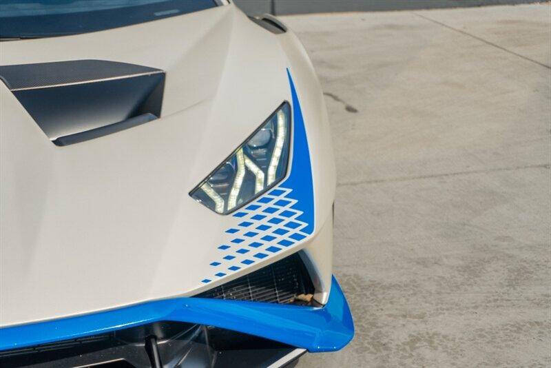 2022 Lamborghini Huracan STO