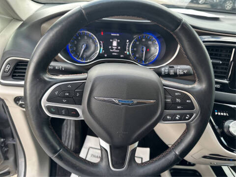 2017 Chrysler Pacifica Touring-L Plus