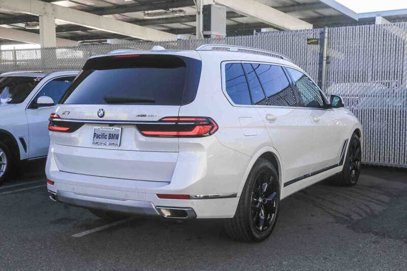2023 BMW X7 xDrive40i