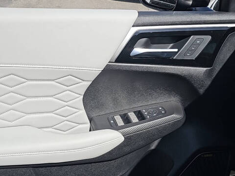 2025 Mitsubishi Outlander SEL Platinum Edition