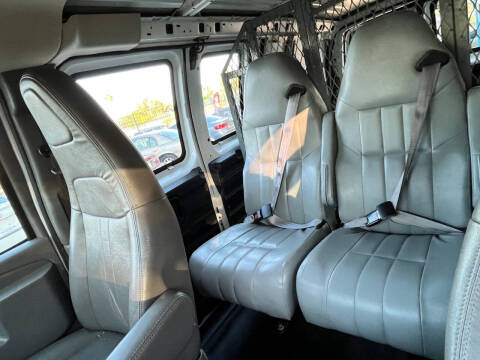 2017 Chevrolet Express 2500