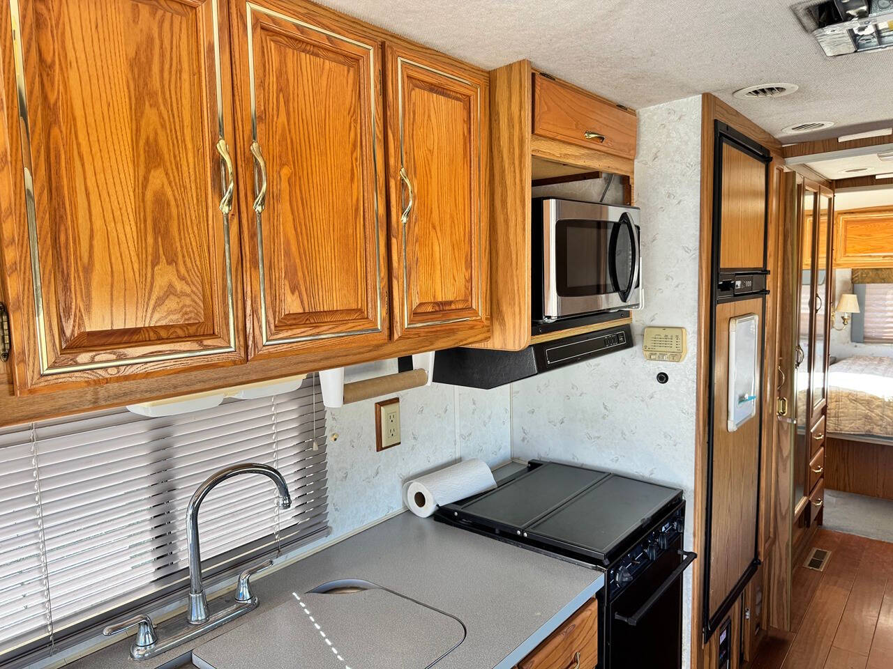 1996 Winnebago Adventurer for sale at Saccucci's Of Schaumburg in Schaumburg, IL