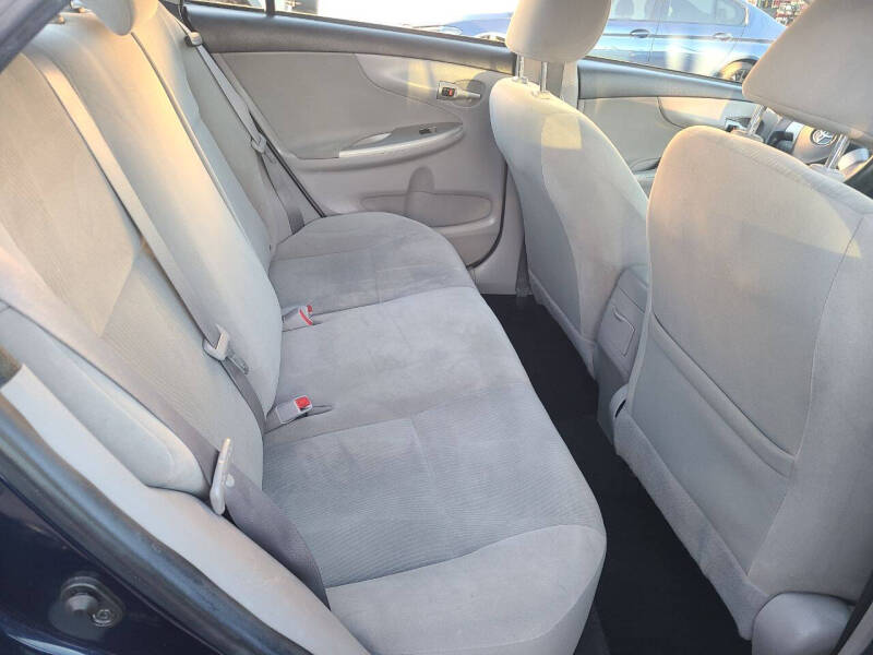 2011 Toyota Corolla LE