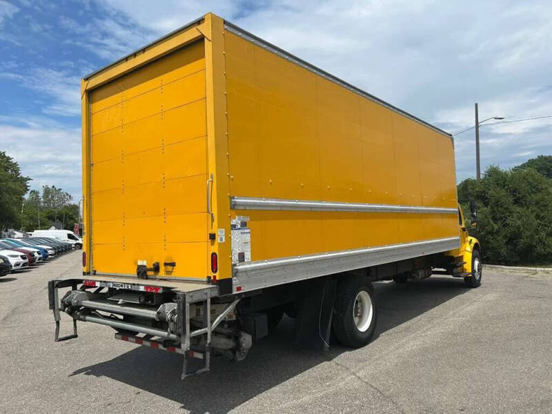 2020 Freightliner M2 106