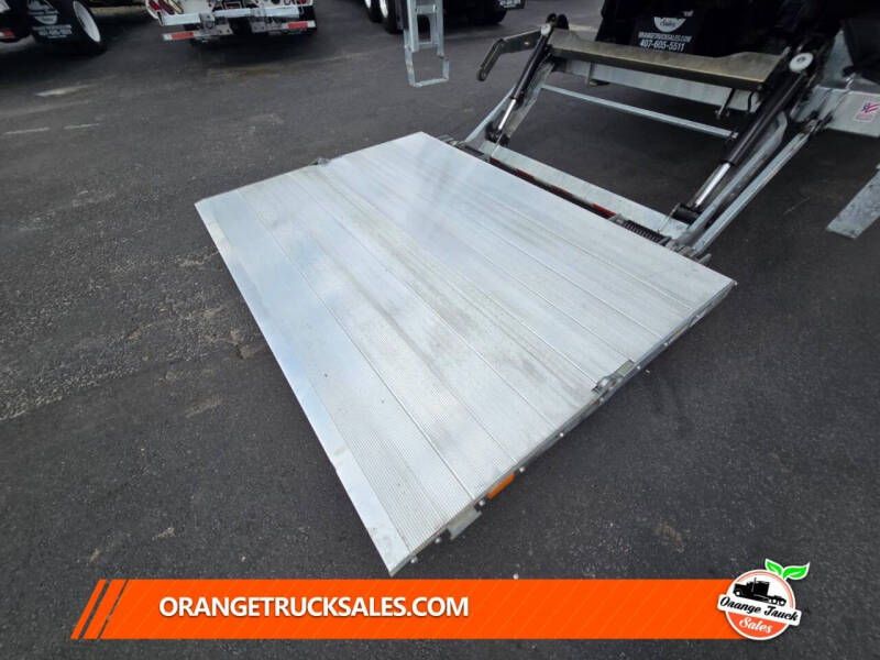 2023 Freightliner M2 106