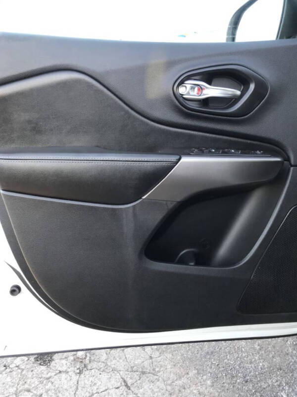 2019 Jeep Cherokee Latitude