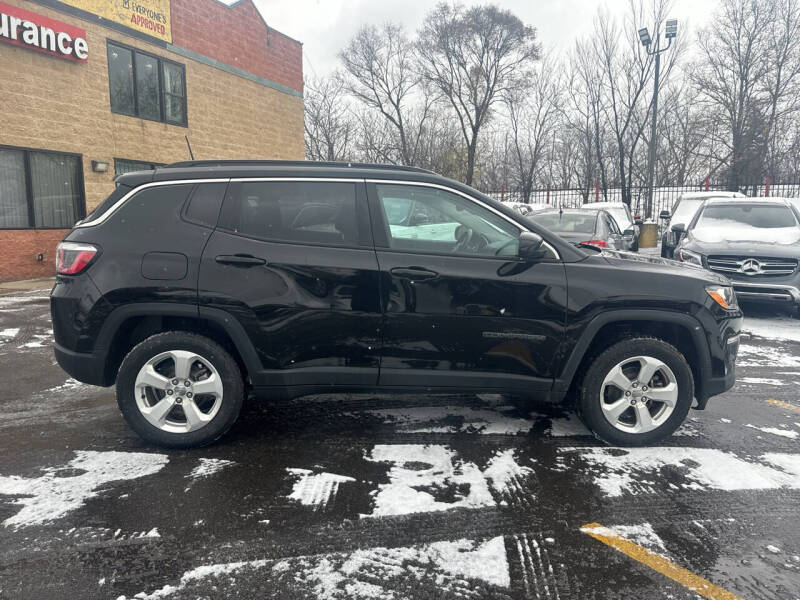 2018 Jeep Compass Latitude photo 9