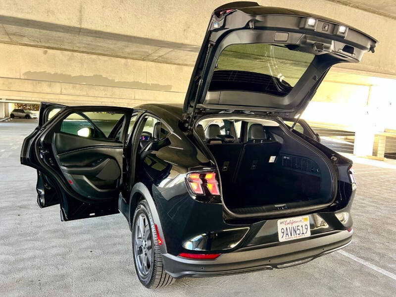 2022 Ford Mustang Mach-E Select