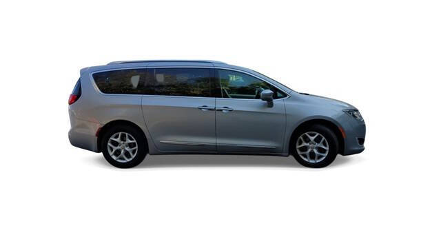 2018 Chrysler Pacifica for sale at Bowman Auto Center in Clarkston, MI