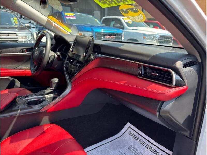 2022 Toyota Camry Hybrid XSE