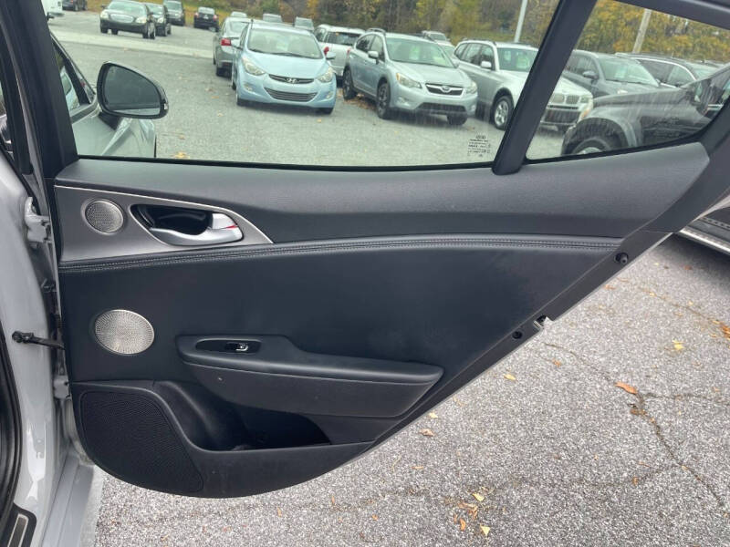 2019 Kia Stinger GT1