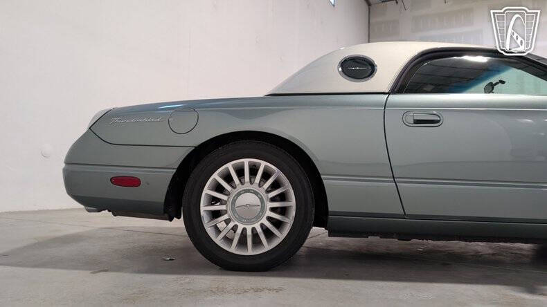 2004 Ford Thunderbird