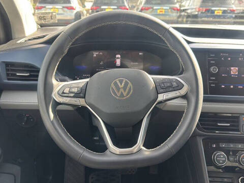 2024 Volkswagen Taos SE 4Motion