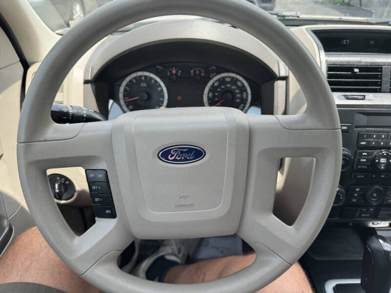 2010 Ford Escape XLS