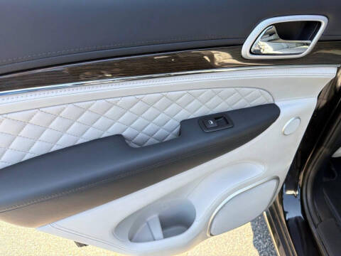 2019 Jeep Grand Cherokee Summit