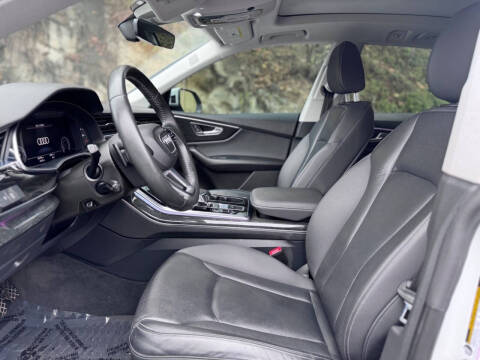 2020 Audi Q8 quattro Premium Plus 55 TFSI