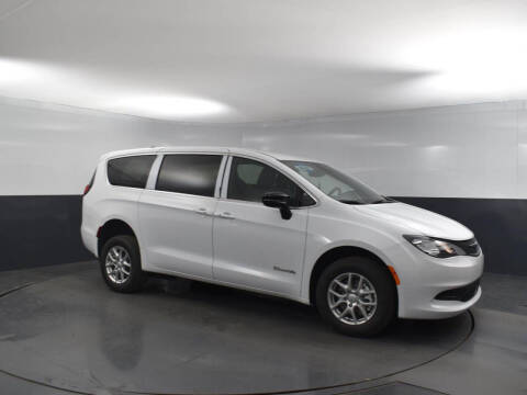 2025 Chrysler Voyager LX