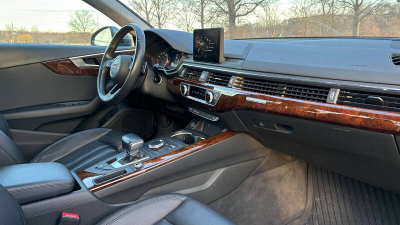 2019 Audi A4 quattro Premium 45 TFSI