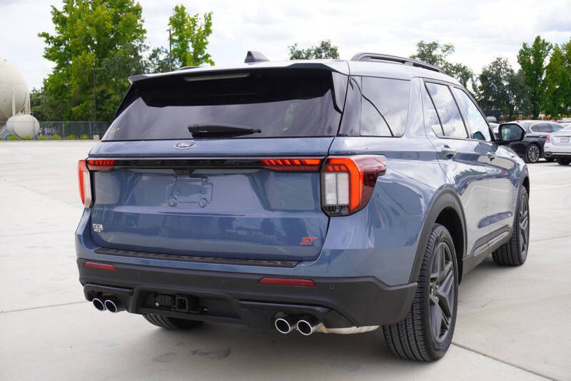 2025 Ford Explorer ST