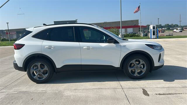 2025 Ford Escape Hybrid ST-Line