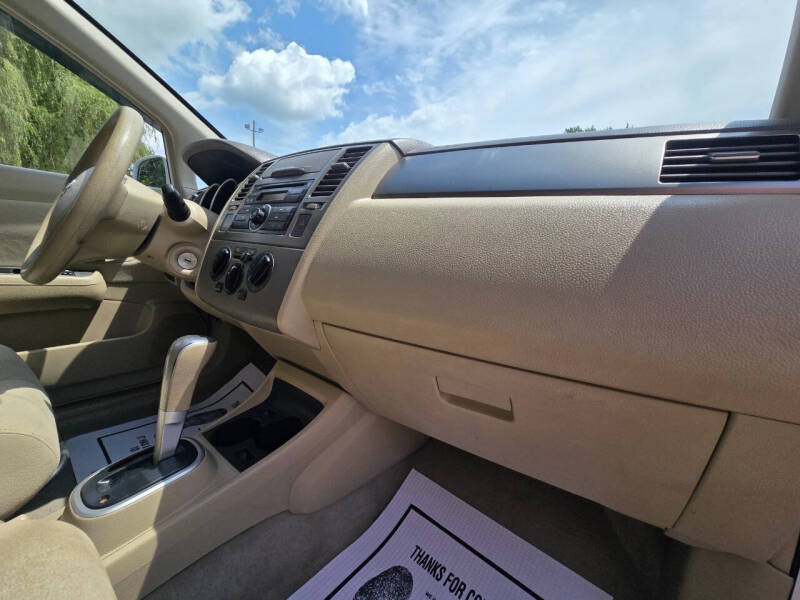 2009 Nissan Versa 1.8 S