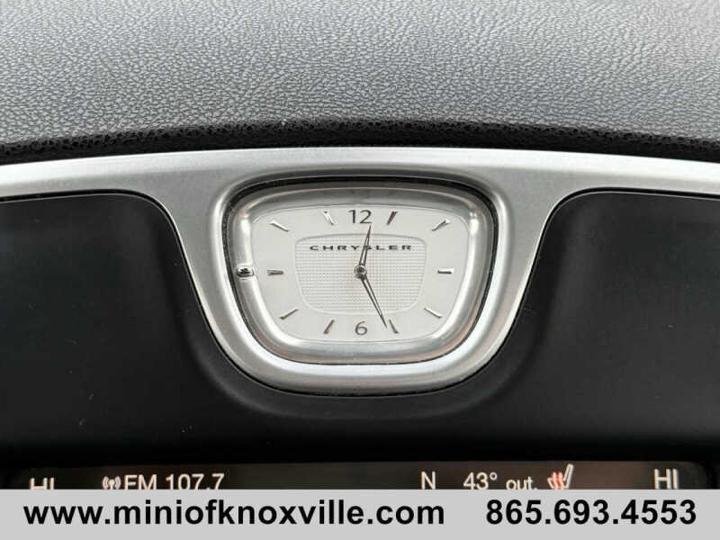 2015 Chrysler 300 Limited