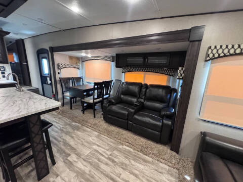 2021 Shasta RV Phoenix 30RLD