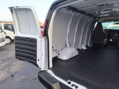 2025 Chevrolet Express 3500