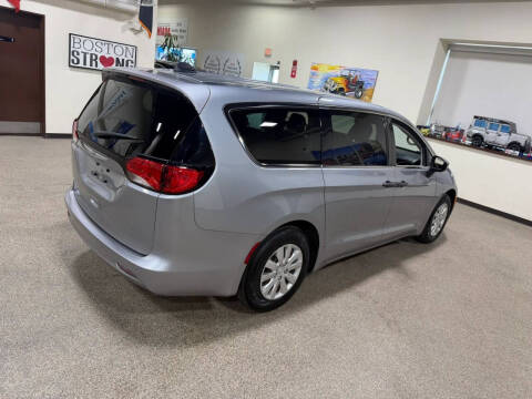 2021 Chrysler Voyager L