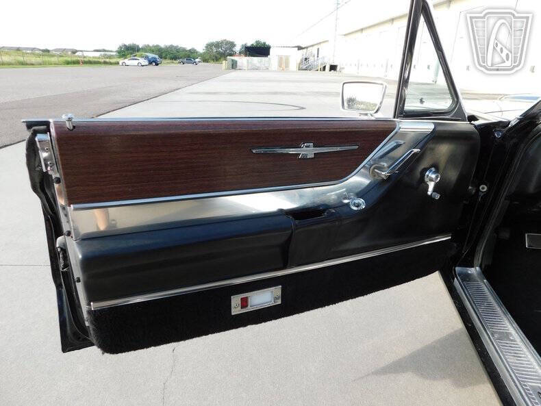 1965 Ford Thunderbird