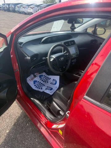 2021 Toyota Prius LE