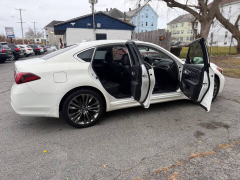 2015 Infiniti Q70 3.7