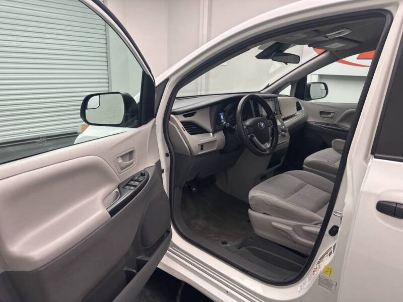 2019 Toyota Sienna L 7-Passenger