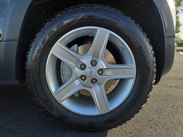 2020 Land Rover Defender 110 SE