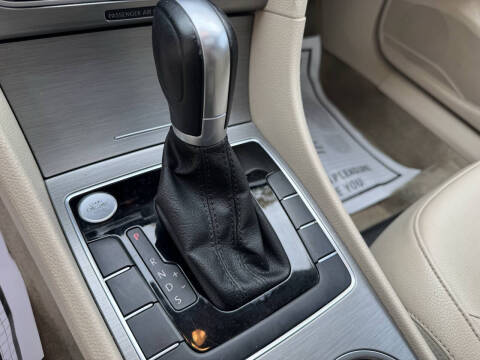 2015 Volkswagen Passat 1.8T SE