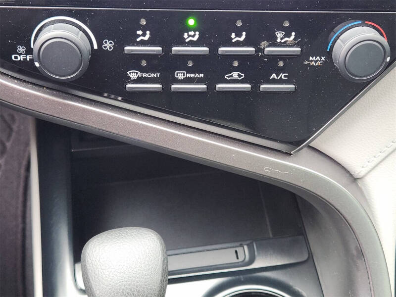 2020 Toyota Camry LE