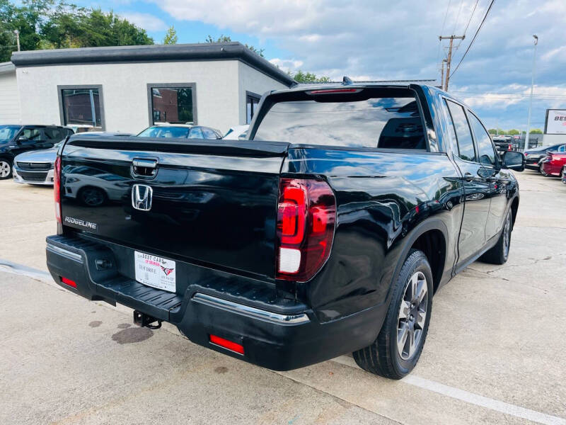 2017 Honda Ridgeline RTL-T photo 6