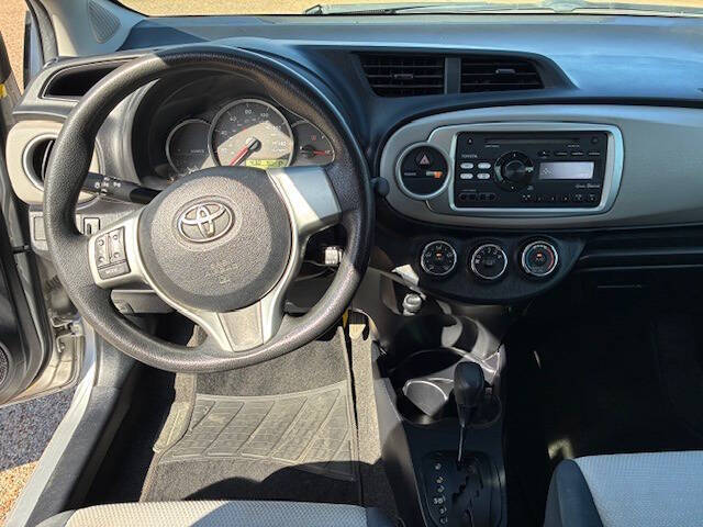 2014 Toyota Yaris 5-Door LE