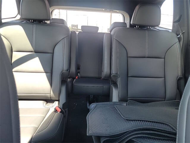 2024 GMC Acadia Elevation