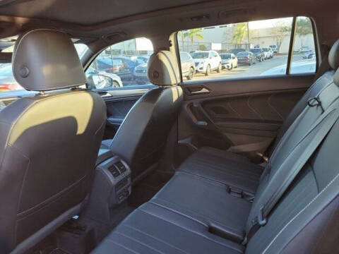 2023 Volkswagen Tiguan SE R-Line Black