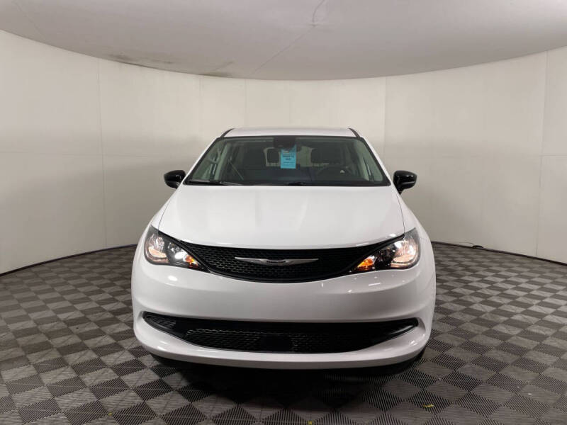 2024 Chrysler Voyager LX