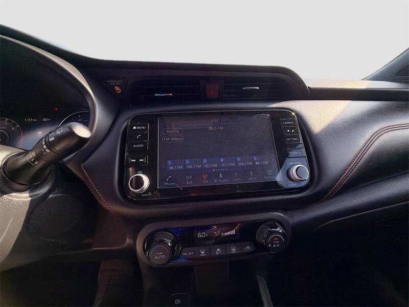 2021 Nissan Kicks SR