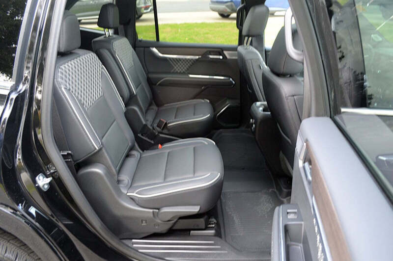 2024 GMC Acadia Denali