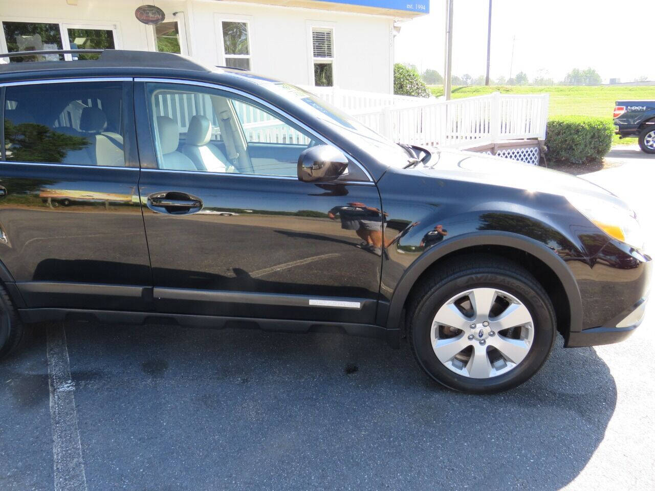 2012 Subaru Outback for sale at Colbert's Auto Outlet in Hickory, NC