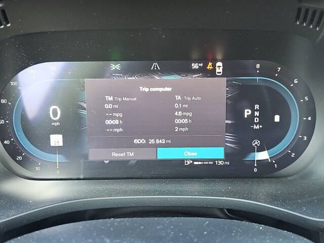 2024 Volvo XC60 B5 Ultimate Dark Theme