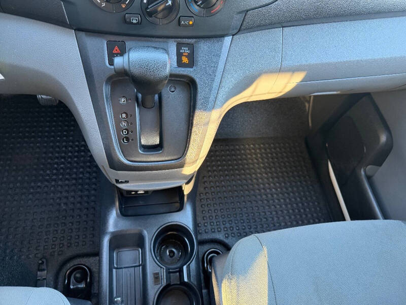 2021 Nissan NV200 SV