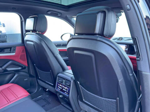 2024 Porsche Cayenne E-Hybrid