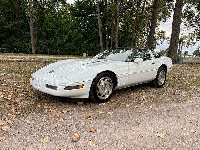 1996 Chevrolet Corvette for sale at The Car Mart in Milford IN