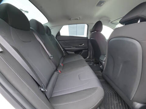 2024 Hyundai Elantra SE