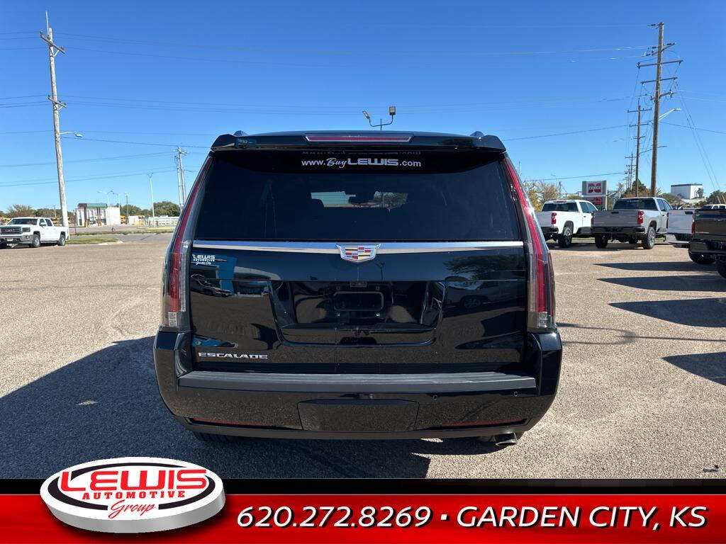 2020 Cadillac Escalade for sale at Lewis Chevrolet of Garden City in Garden City, KS